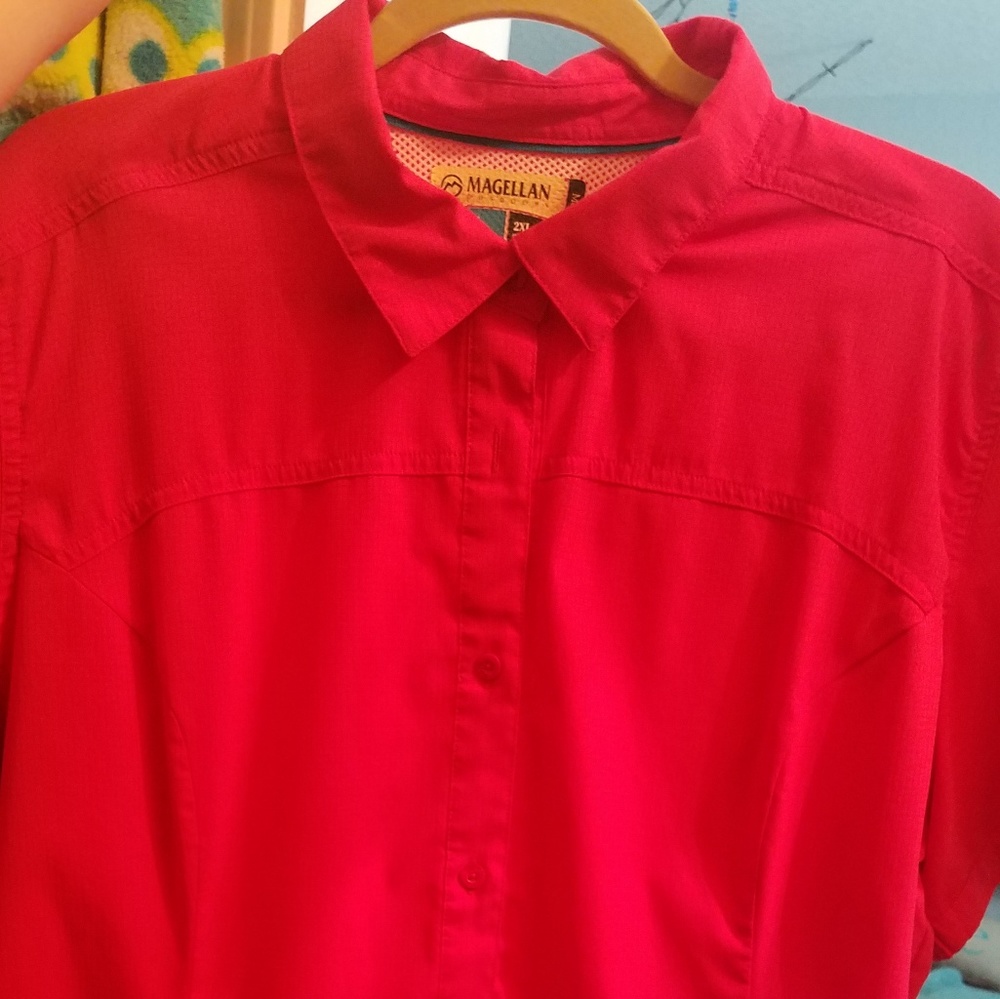 2x Magellan shirt
